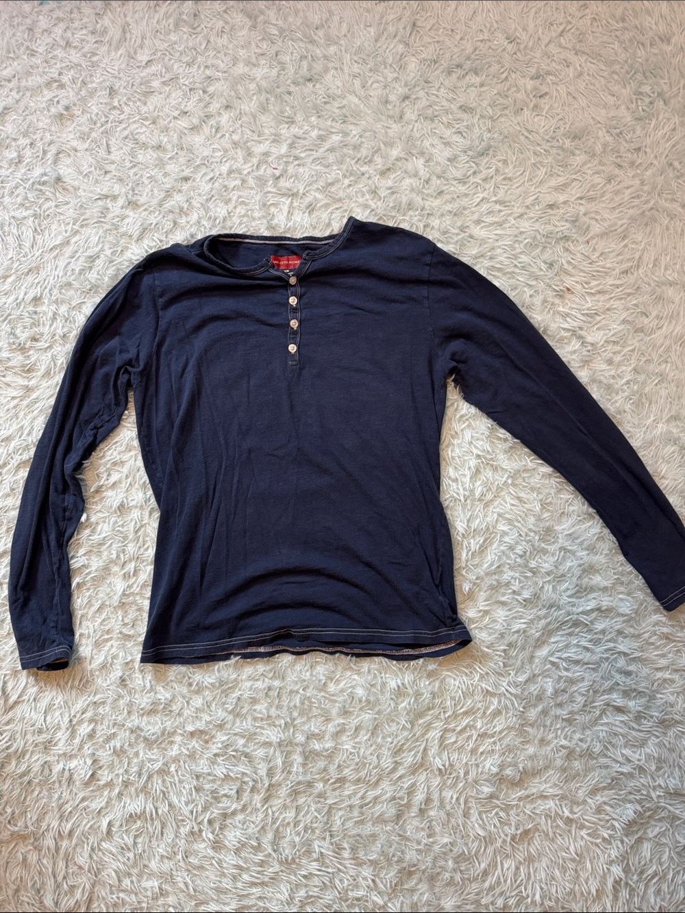 Saks fifth Avenue men’s Long-Sleeve Henley Shirt medium